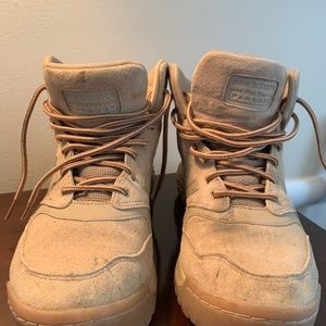 New Balance Paradox Boot Mens 10.5